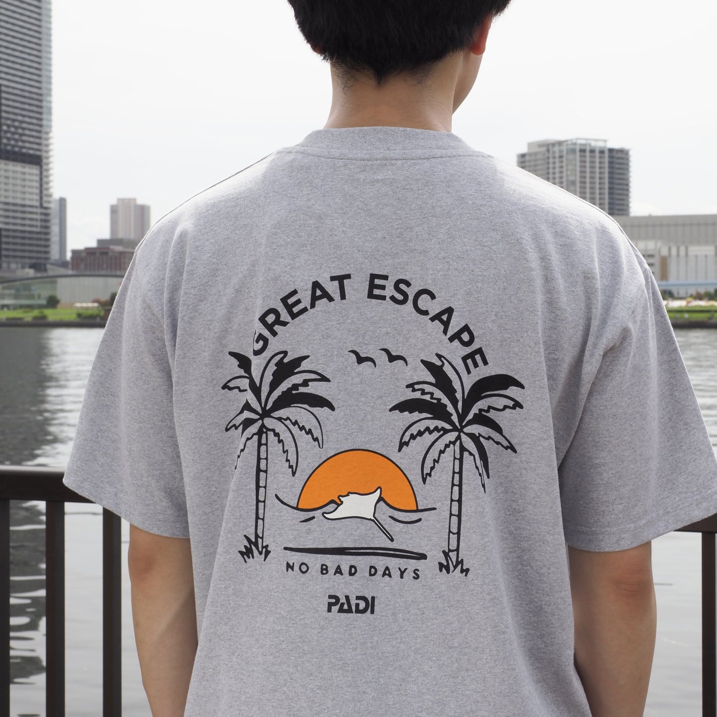 PADI x Pure Waste オーバーサイズTシャツ(Great Escape)