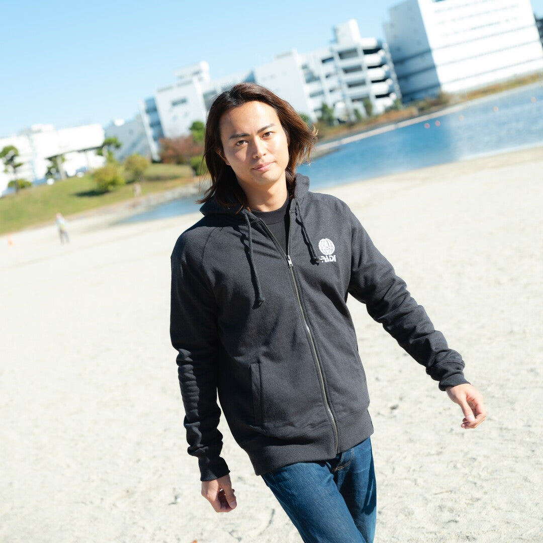 PADI x Pure Waste ジップフーディー