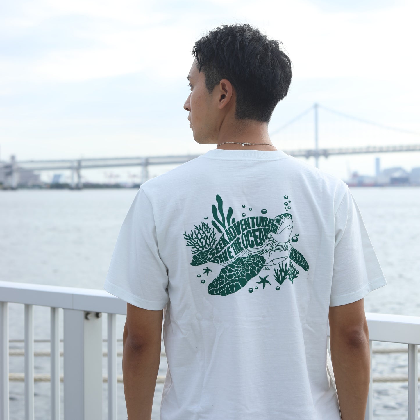 PADI x YURIE 廃漁網リサイクルTシャツ（ウミガメ）