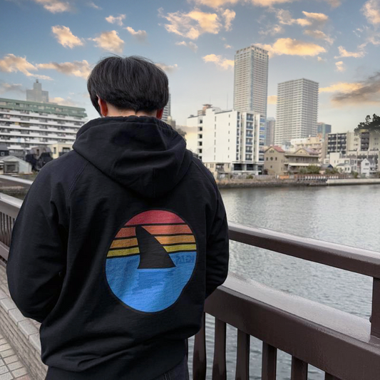 PADI x Pure Waste フーディー（シャークフィン サンセット)